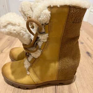 Sorel Tan Joan of Arctic II Shearling Wedge Booties Women's Size 7